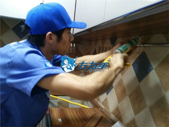 櫥柜安裝工多少錢一天？