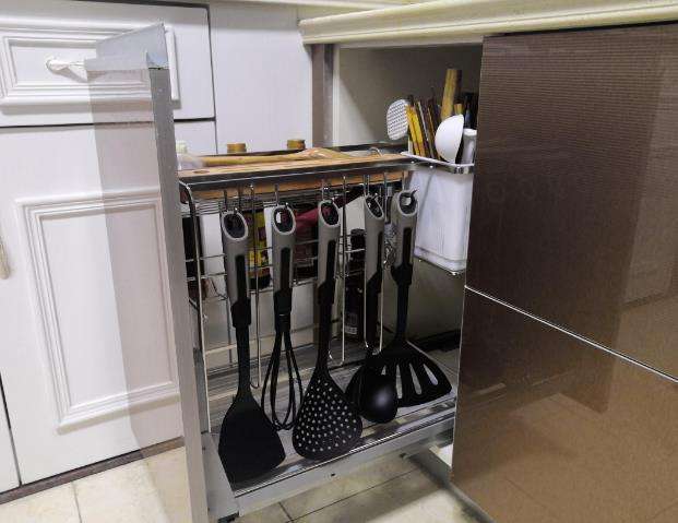 櫥柜高深拉籃安裝方法，學的人都是安裝小能手