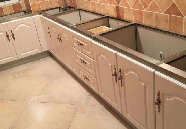 地板磚櫥柜拉籃安裝方法，家居安裝的攻略在這里啦