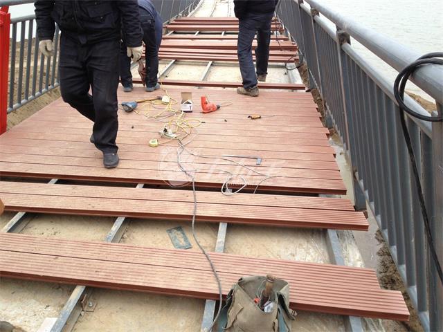 塑木地板如何選擇？塑木地板安裝需要注意什么？