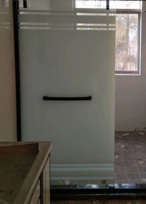 家裝隔斷門設計：高端淋浴房批發(fā)衛(wèi)生間干濕分離沐浴隔斷洗澡房定制