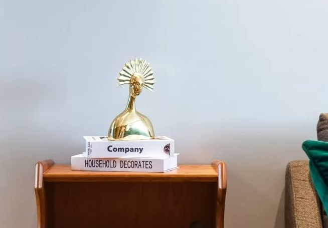 客廳家具設(shè)計(jì)圖，客廳做全面墻書(shū)柜+隱形門(mén)