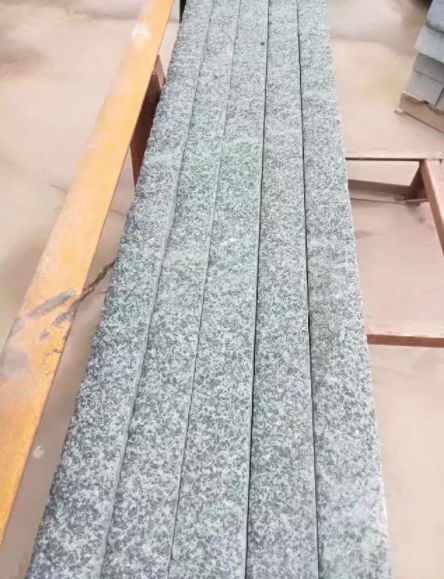 花崗巖石材種類(lèi)：森林綠花崗巖產(chǎn)地及石材特點(diǎn)與應(yīng)用領(lǐng)域介紹