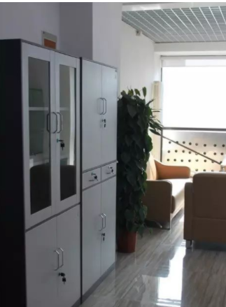 現(xiàn)代實(shí)木辦公家具：現(xiàn)代鋼制辦公家具的優(yōu)勢(shì)有哪些？