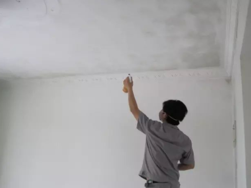 墻壁墻面發(fā)霉怎么辦？墻體發(fā)霉可以貼墻紙嗎？這些問題值得注意！