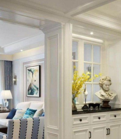 原木定制護(hù)墻板：全屋的護(hù)墻板和柜子，也就定制的帶窗玄關(guān)柜沒白花錢！