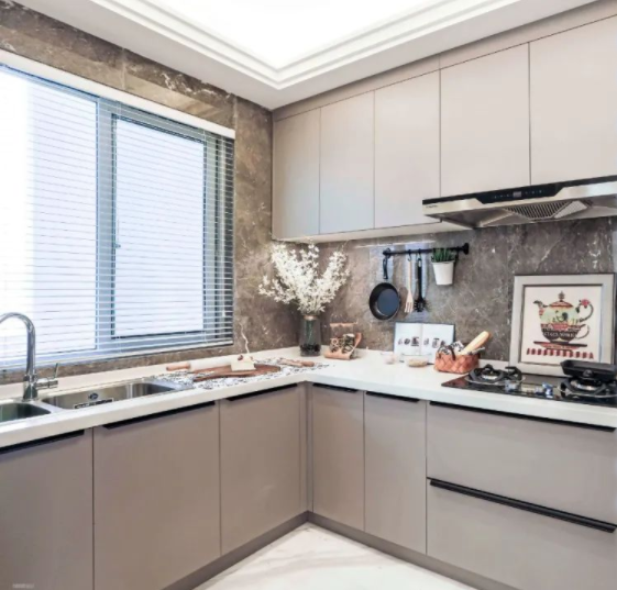 【櫥柜定制加盟】定制櫥柜要選什么板材？環(huán)保等級要達(dá)到多少？五金件怎么挑？