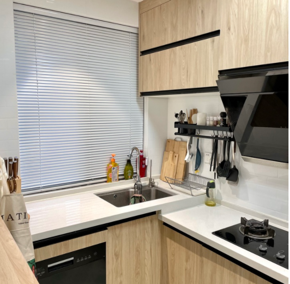 家裝窗簾軟裝效果圖：廚房該裝窗簾嗎？你們家廚房有窗簾嗎