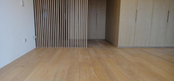 【實(shí)木地板安裝保養(yǎng)】橡木實(shí)木地板都有哪些優(yōu)缺點(diǎn)？